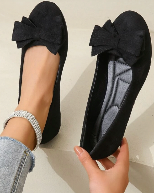 Blossia | Flat Shoes with Ribbon Accent