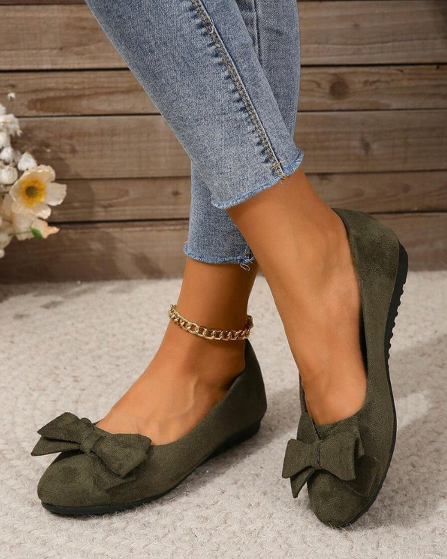 Blossia | Flat Shoes with Ribbon Accent