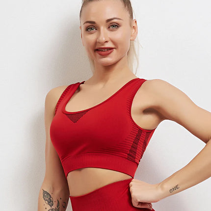 Aura | Seamless Sports Bra – Power, Comfort & Style - Dark Red