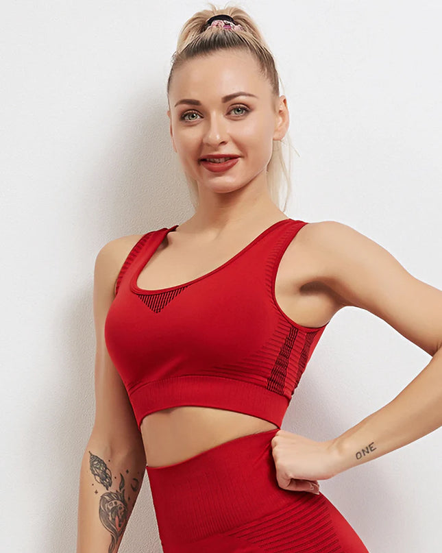 Aura | Seamless Sports Bra – Power, Comfort & Style - Dark Red