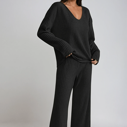 Evangeline | Two-Piece Knit Lounge Set – V-neck Knitwear