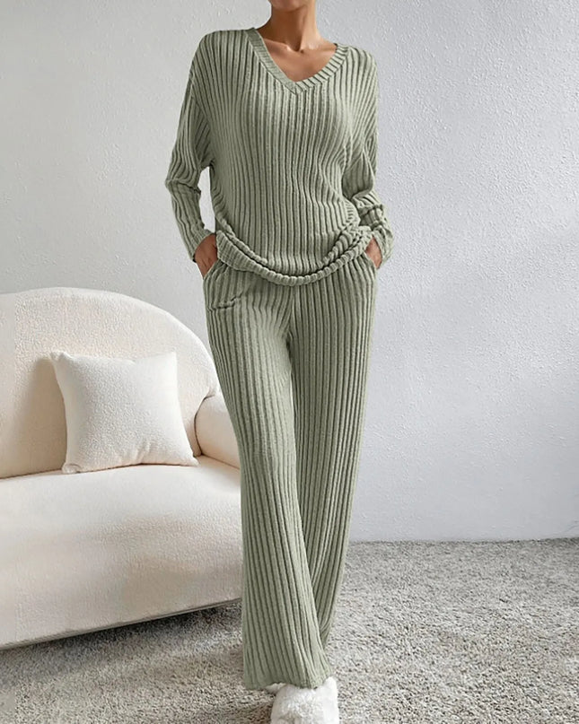 Evangeline | Two-Piece Knit Lounge Set – V-neck Knitwear