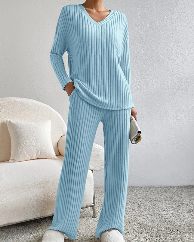 Evangeline | Two-Piece Knit Lounge Set – V-neck Knitwear