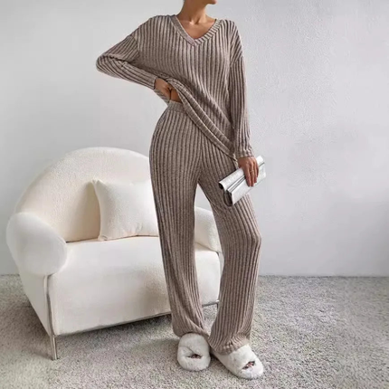 Evangeline | Two-Piece Knit Lounge Set – V-neck Knitwear