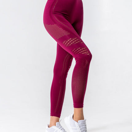 Noire | Women’s Cut-Out Seamless Leggings – Sleek Contour Design – Burgundy
