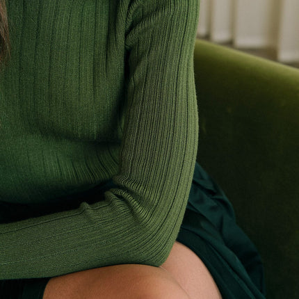 Eva | Slim Fit Ribbed Knit Tee