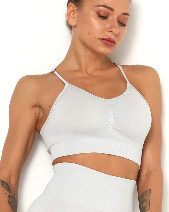 Apex | Seamless Sports Bra – Effortless Comfort & Style - Gainsboro
